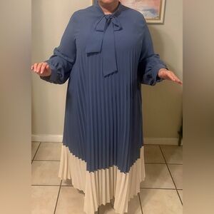 Elegant Blue and Cream Pleated Dress